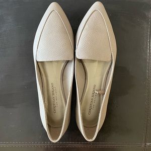 Taupe pointed flats